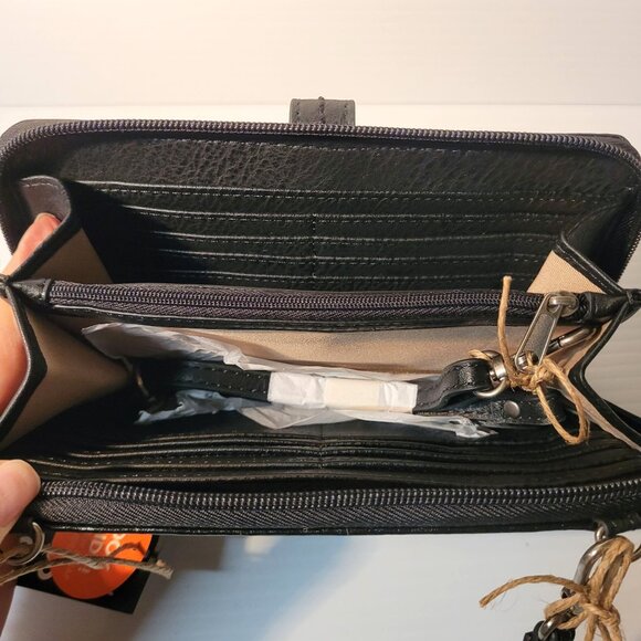 The Sak Iris Large Smartphone Black Embossed Crossbody Straps Leather 107467 New - Picture 3 of 6